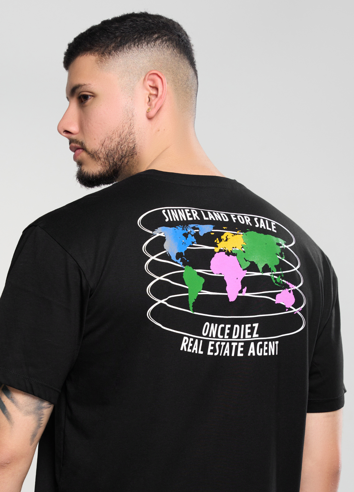 REAL ESTATE AGENT T-SHIRT / NEGRO - ONCE DIEZ