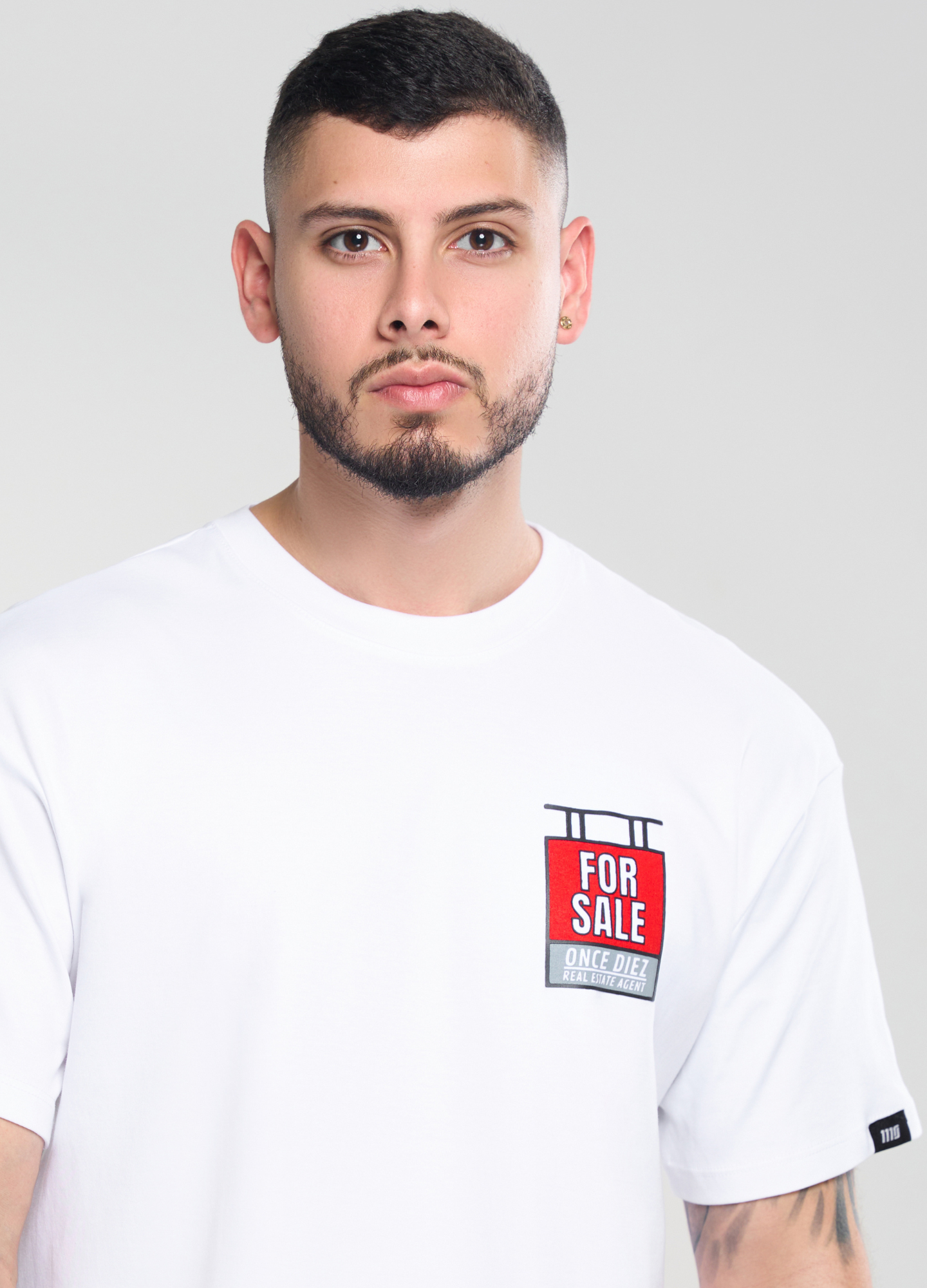 REAL ESTATE AGENT T-SHIRT / BLANCO - ONCE DIEZ