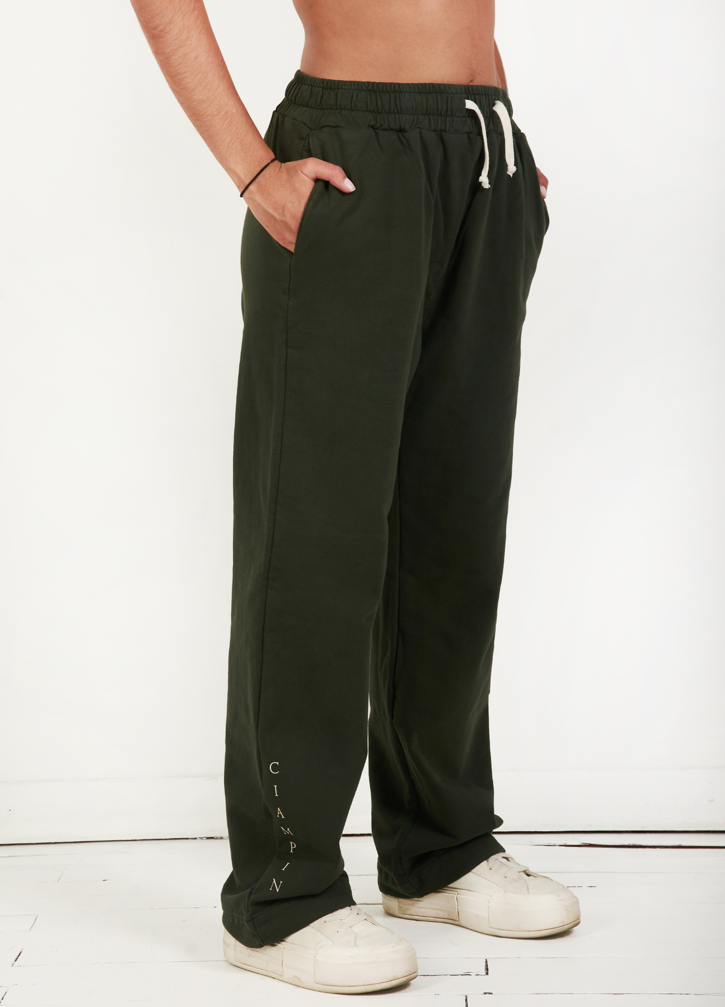 PANTALON BASIC VERDE UNISEX - CIAMPINO